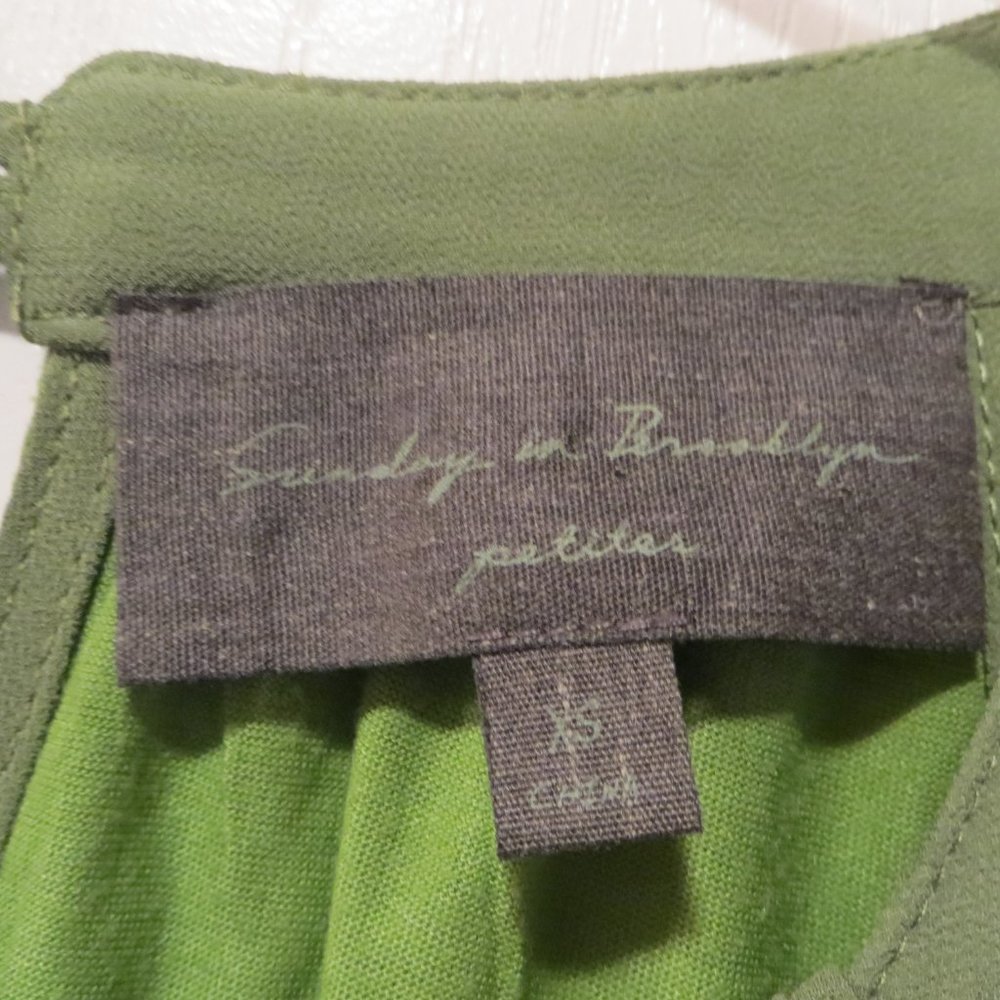 Green Tank top - Picture 2 of 3